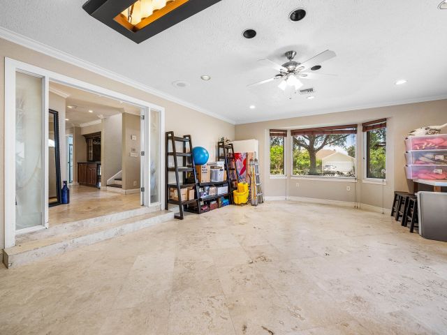 6-bedroom home for sale in Boca Raton - 1560 SW 17th Street - MondialRealty