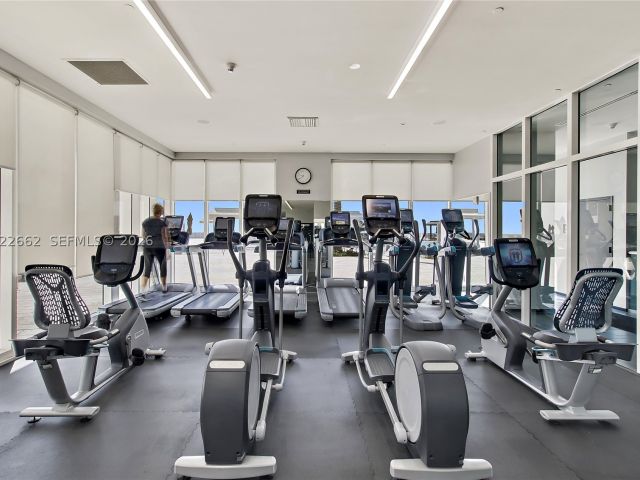 2-bedroom condo for rent in Hallandale Beach - 1850 S OCEAN DR 4009 - MondialRealty