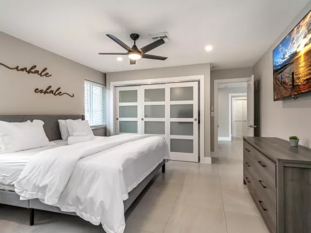 4-bedroom home for rent in Pompano Beach - 300 SE 8th Court - MondialRealty
