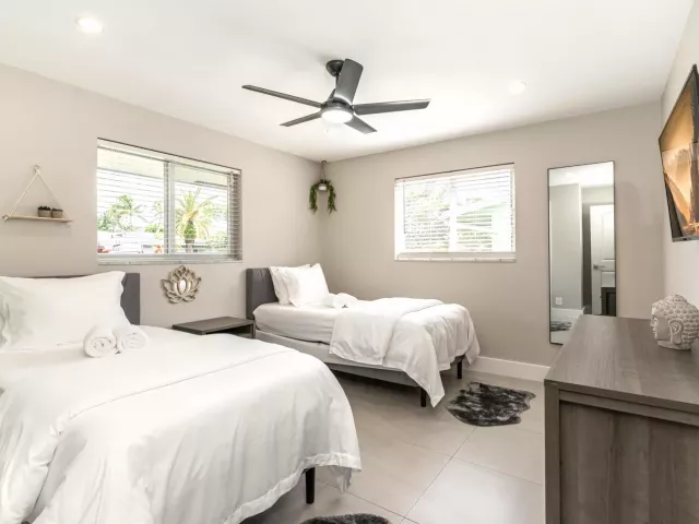 4-bedroom home for rent in Pompano Beach - 300 SE 8th Court - MondialRealty