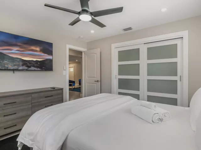 4-bedroom home for rent in Pompano Beach - 300 SE 8th Court - MondialRealty