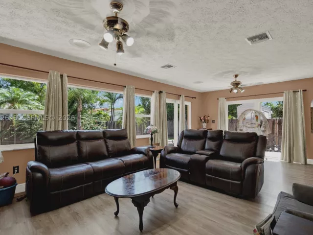 3-bedroom home for sale in Miami - 10813 SW 158th Ln - MondialRealty