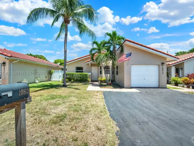 3-bedroom home for sale in Miami - 10813 SW 158th Ln - MondialRealty