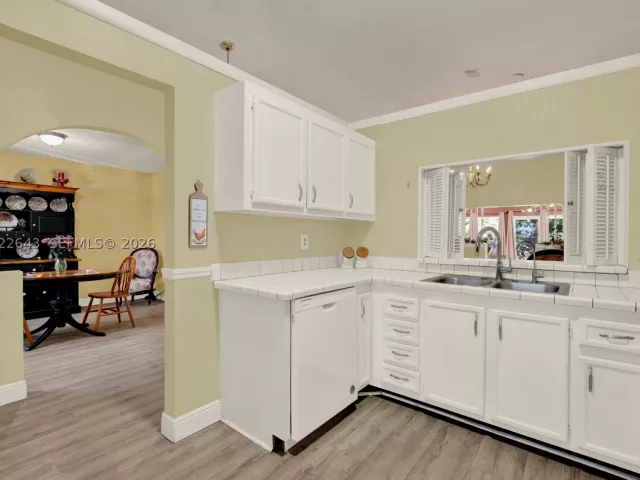 3-bedroom home for sale in Miami - 10813 SW 158th Ln - MondialRealty