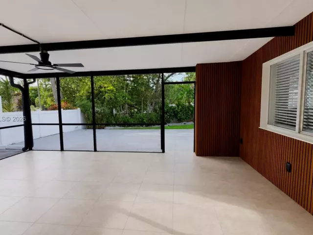 2-bedroom home for sale in Hollywood - 1155 Hayes St - MondialRealty