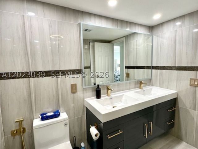 2-bedroom condo for rent in Hallandale Beach - 2017 S Ocean Dr 1107 - MondialRealty
