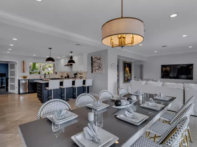 4-bedroom home for rent in Lauderdale By The Sea - 272 Imperial Lane - MondialRealty