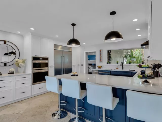 4-bedroom home for rent in Lauderdale By The Sea - 272 Imperial Lane - MondialRealty