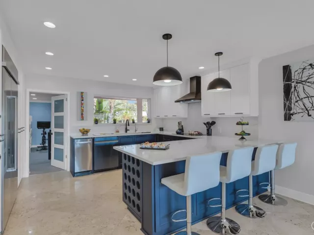 4-bedroom home for rent in Lauderdale By The Sea - 272 Imperial Lane - MondialRealty