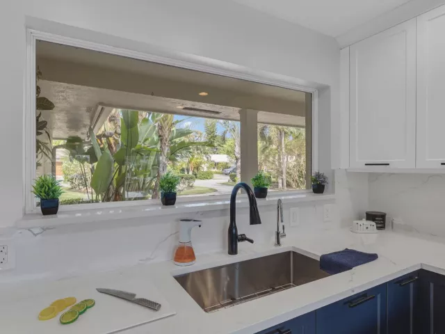 4-bedroom home for rent in Lauderdale By The Sea - 272 Imperial Lane - MondialRealty
