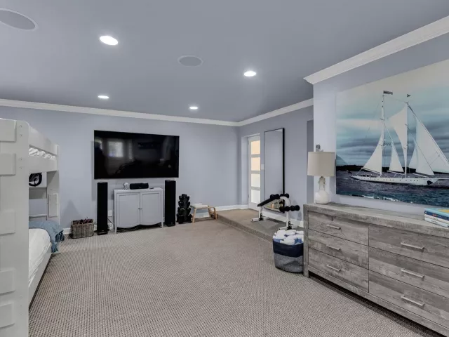 4-bedroom home for rent in Lauderdale By The Sea - 272 Imperial Lane - MondialRealty