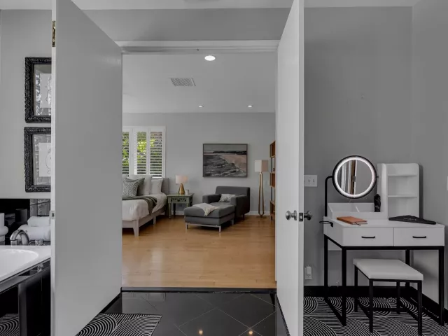 4-bedroom home for rent in Lauderdale By The Sea - 272 Imperial Lane - MondialRealty