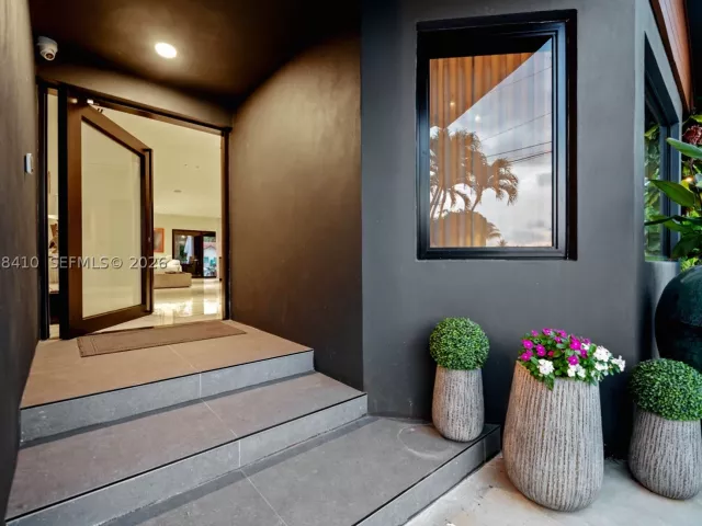 5-bedroom home for sale in North Miami Beach - 16431 NE 34th Ave - MondialRealty