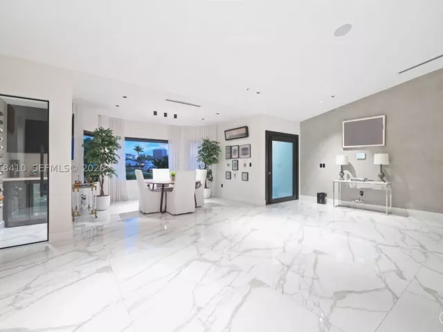 5-bedroom home for sale in North Miami Beach - 16431 NE 34th Ave - MondialRealty
