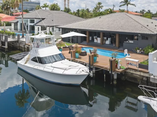 5-bedroom home for sale in North Miami Beach - 16431 NE 34th Ave - MondialRealty