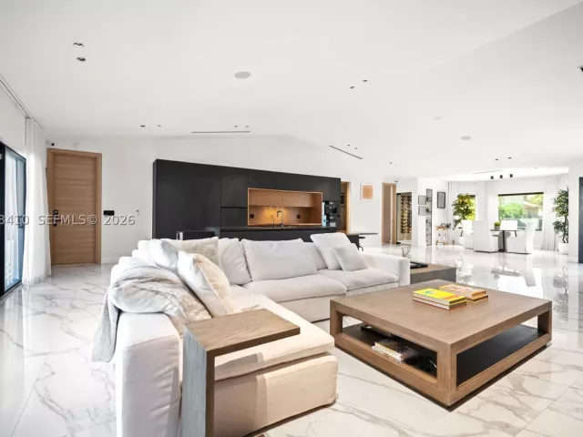 5-bedroom home for sale in North Miami Beach - 16431 NE 34th Ave - MondialRealty