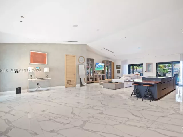 5-bedroom home for sale in North Miami Beach - 16431 NE 34th Ave - MondialRealty