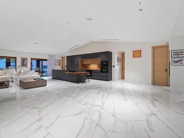 5-bedroom home for sale in North Miami Beach - 16431 NE 34th Ave - MondialRealty