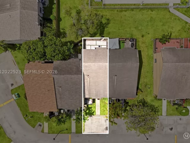 4-bedroom home for sale in Miami - 455 NE 210th Ter - MondialRealty