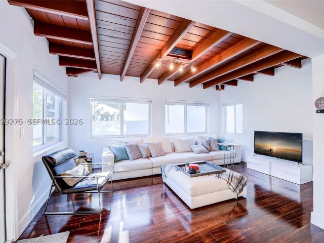 3-bedroom home for rent in North Miami Beach - 2190 NE 169th St - MondialRealty