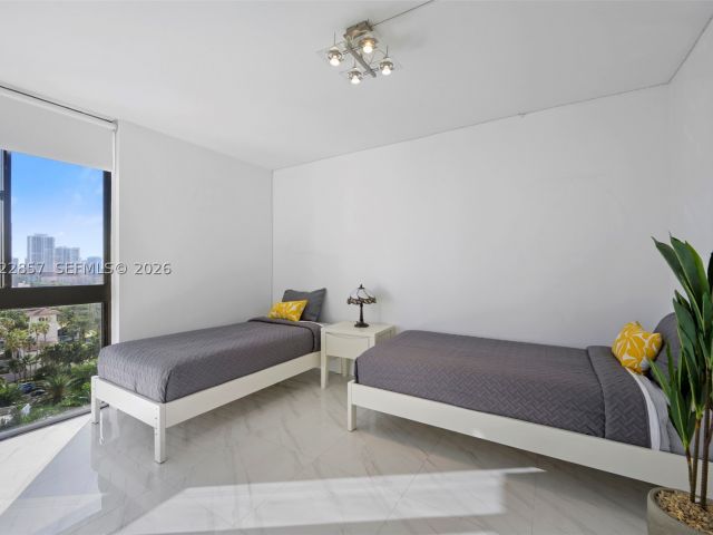 2-bedroom condo for rent in Aventura - 20185 E Country Club Dr 1104 - MondialRealty