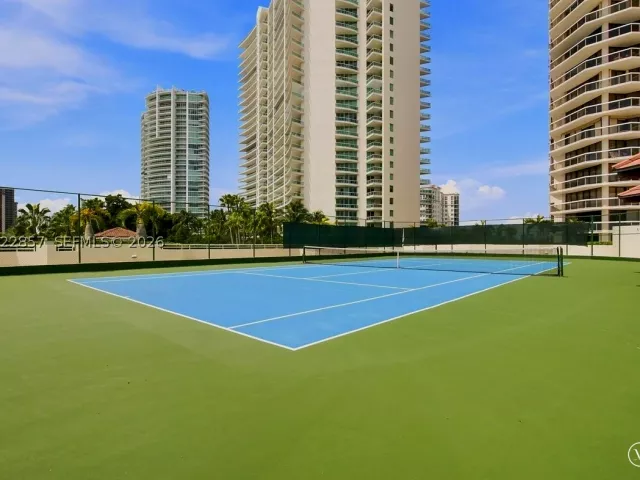 2-bedroom condo for rent in Aventura - 20185 E Country Club Dr 1104 - MondialRealty