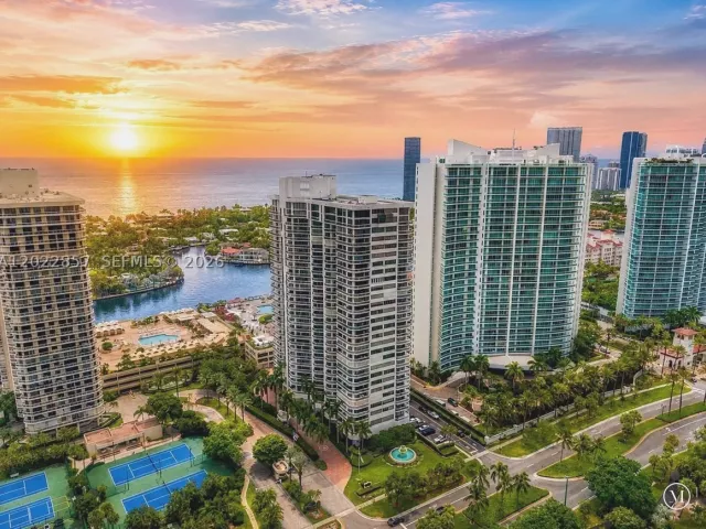 2-bedroom condo for rent in Aventura - 20185 E Country Club Dr 1104 - MondialRealty