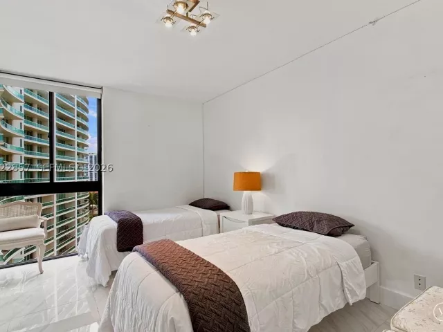 2-bedroom condo for rent in Aventura - 20185 E Country Club Dr 1104 - MondialRealty