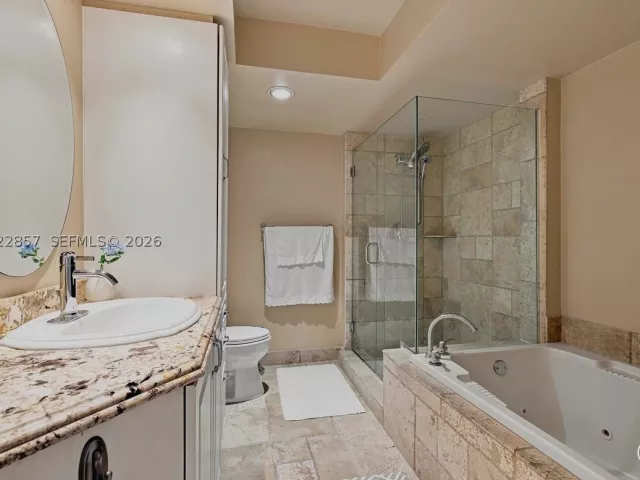 2-bedroom condo for rent in Aventura - 20185 E Country Club Dr 1104 - MondialRealty