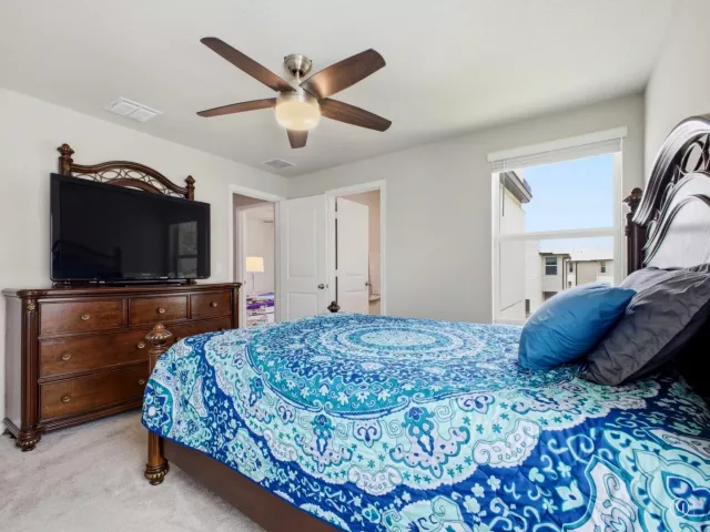 3-bedroom home for sale in West Palm Beach - 5720 Mentmore Drive - MondialRealty