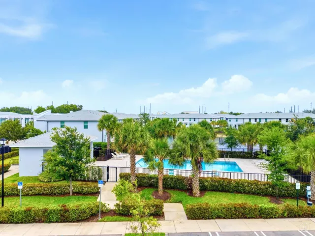 3-bedroom home for sale in West Palm Beach - 5720 Mentmore Drive - MondialRealty