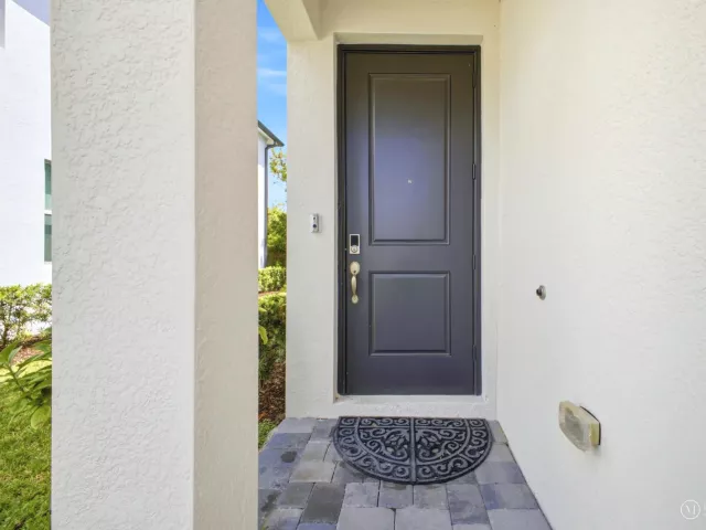 3-bedroom home for sale in West Palm Beach - 5720 Mentmore Drive - MondialRealty