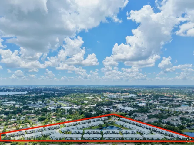 3-bedroom home for sale in West Palm Beach - 5720 Mentmore Drive - MondialRealty