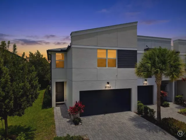 3-bedroom home for sale in West Palm Beach - 5720 Mentmore Drive - MondialRealty