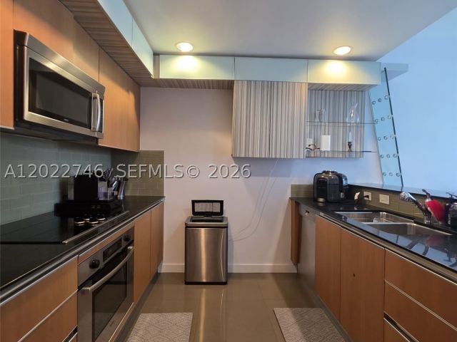 2-bedroom condo for rent in Miami - 1060 Brickell Ave 2201 - MondialRealty