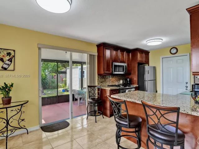 2-bedroom home for sale in Miami - 10730 SW 47th St - MondialRealty