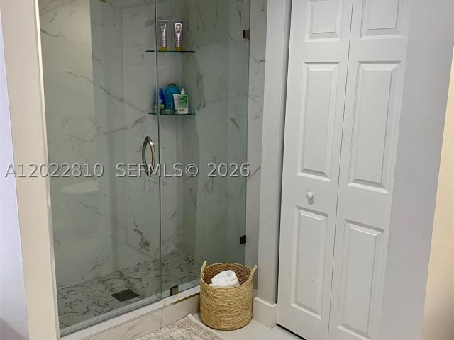 2-bedroom condo for sale in Sunny Isles Beach - 17125 N Bay Rd 3609 - MondialRealty
