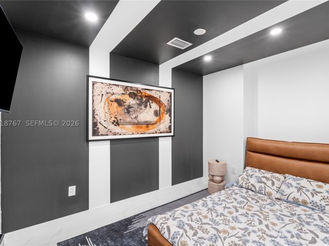 2-bedroom condo for sale in Miami - 700 NE 24th St 5206 - MondialRealty