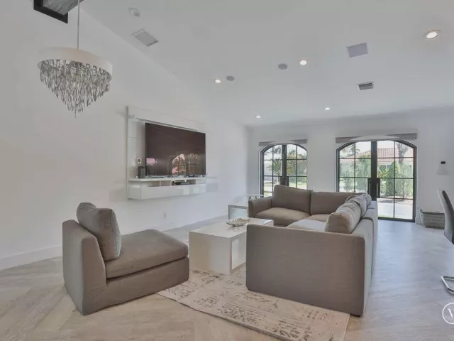 3-bedroom home for rent in Boca Raton - 713 Forsyth Street - MondialRealty