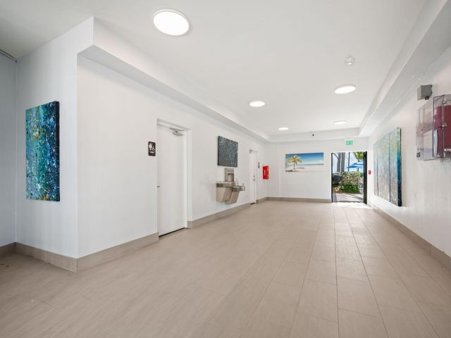 2-bedroom condo for sale in Fort Lauderdale - 2001 N Ocean Boulevard 304 - MondialRealty