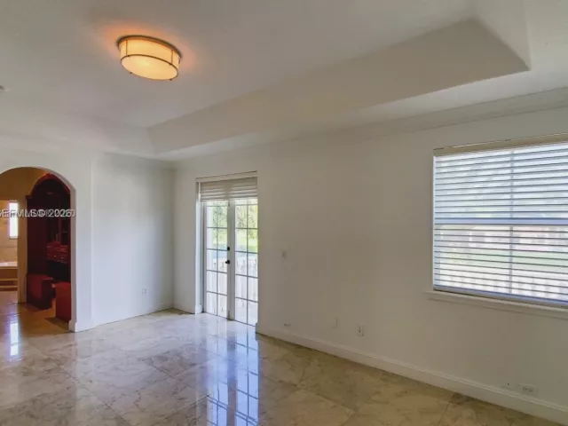 4-bedroom home for rent in Miami - 16473 SW 59th Ter - MondialRealty