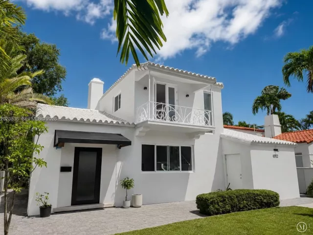 4-bedroom home for rent in Miami Beach - 6312 Alton Rd - MondialRealty