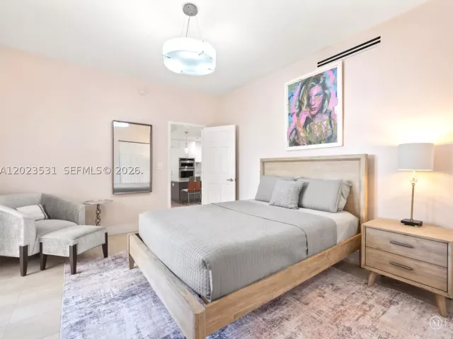 2-bedroom condo for rent in Miami Beach - 2425 Fisher Island Dr 5205 - MondialRealty