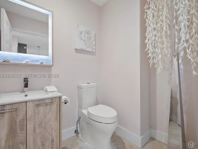 2-bedroom condo for rent in Miami Beach - 2425 Fisher Island Dr 5205 - MondialRealty