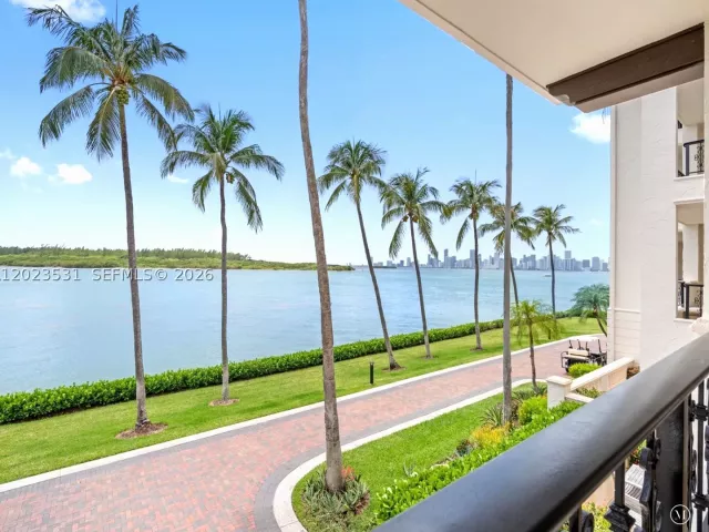 2-bedroom condo for rent in Miami Beach - 2425 Fisher Island Dr 5205 - MondialRealty