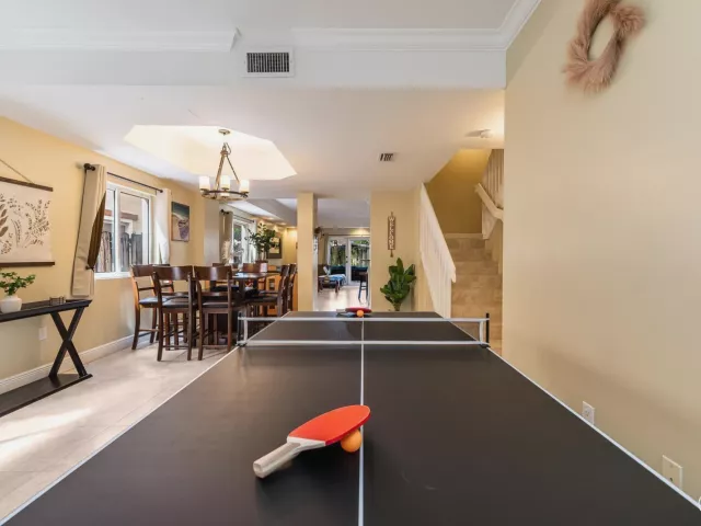 5-bedroom home for sale in Fort Lauderdale - 1721 SW 23rd Street 1721 - MondialRealty
