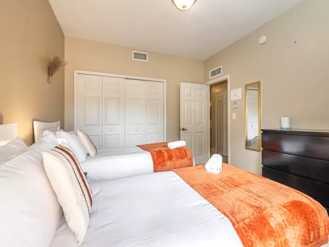 5-bedroom home for sale in Fort Lauderdale - 1721 SW 23rd Street 1721 - MondialRealty