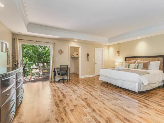5-bedroom home for sale in Fort Lauderdale - 1721 SW 23rd Street 1721 - MondialRealty