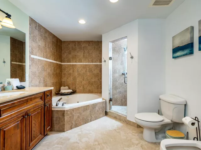 5-bedroom home for sale in Fort Lauderdale - 1721 SW 23rd Street 1721 - MondialRealty