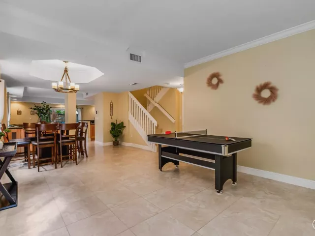 5-bedroom home for sale in Fort Lauderdale - 1721 SW 23rd Street 1721 - MondialRealty